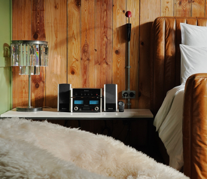 stamba hotel room macintosh hi fi sound system
