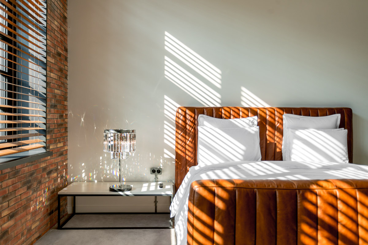 stamba hotel sunlit aviator room